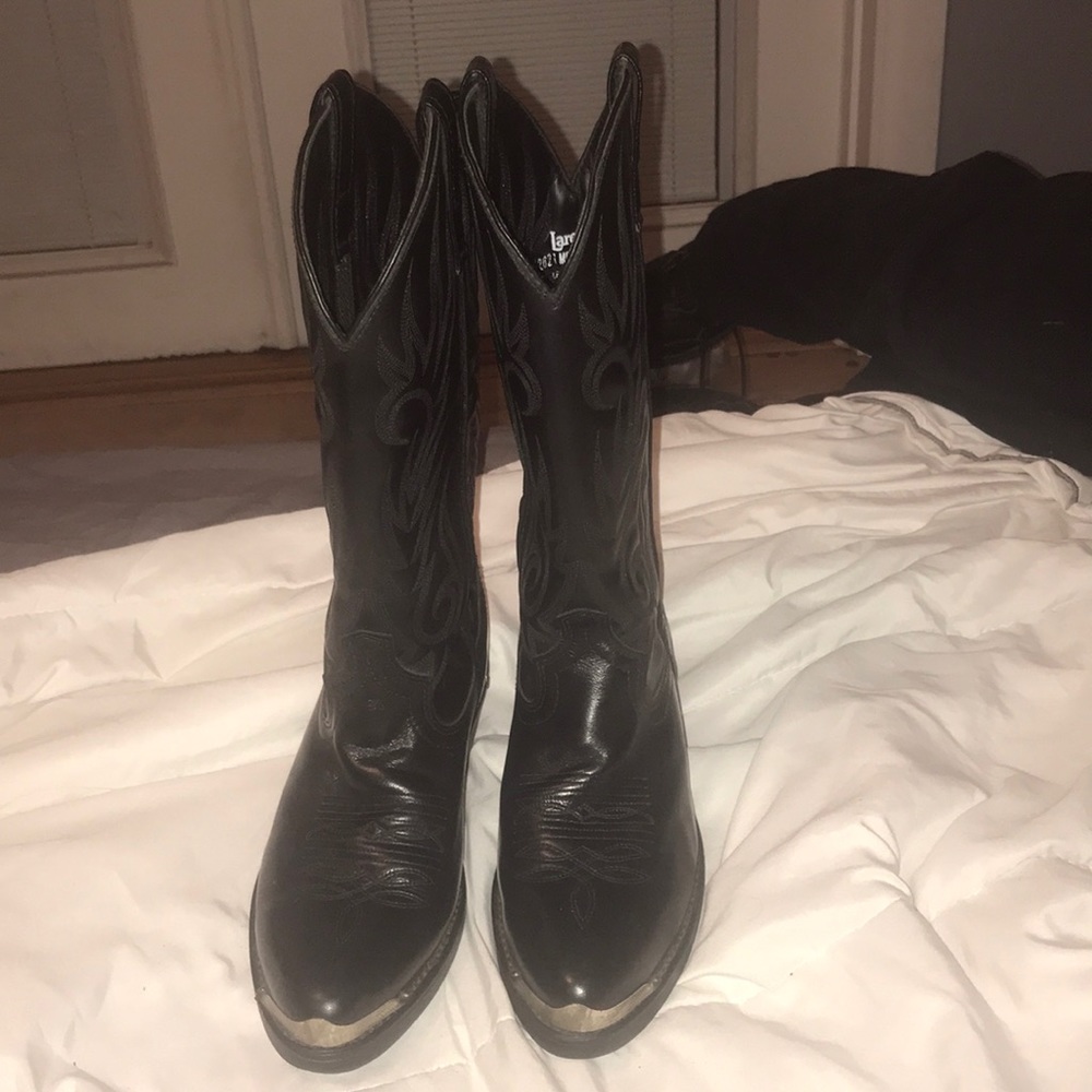 Black Laredo men’s size 6.5D